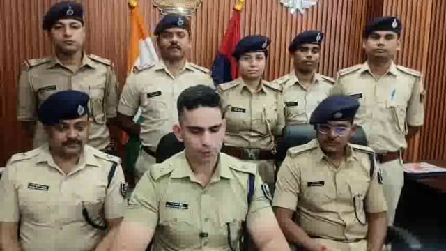 नेशनल मीडिया न्यूज़ से रघुवीर की खबर - पटना में चोरी किए बच्चों के लिए 12 लाख रुपए की फिरौती मांगने वाला गिरोह गिरफ्तार