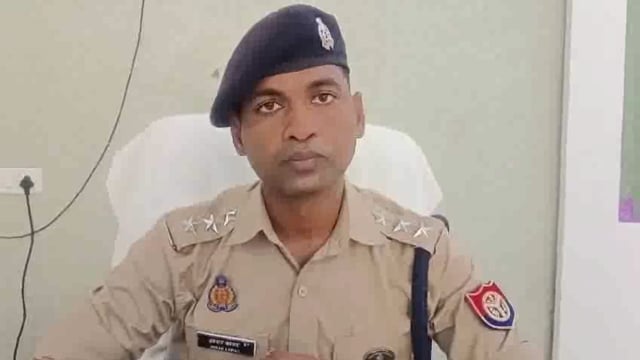 थाना सदर क्षेत्र में स्वामीधाम चौराहे पर महिला के गले से छिनी चेन दो बदमाशों ने दिया अंजाम एसपी सदर द्वारा दी गई वाइट 