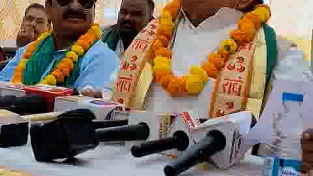 भारतीय किसान यूनियन (भानु)के राष्ट्रीय अध्यक्ष ठाकुर भानु प्रताप सिंह ने मवाना तहसील के गांव गणेशपुर मेंकिसानों  से कहा