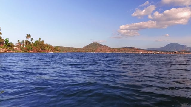 Virtual Canoe Journey along Bird Lake with Water and Bird Sounds