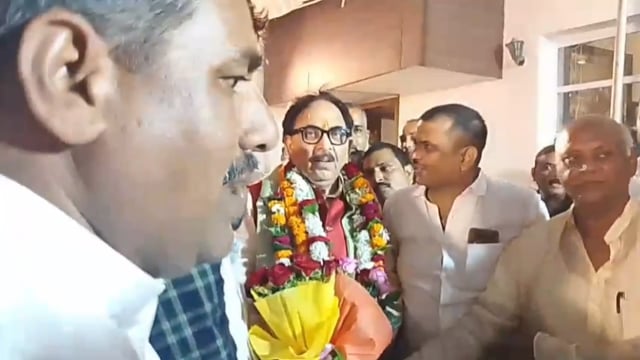 पूर्व केंद्रीय मंत्री डॉ महेंद्र नाथ पांडे का 68 वां जन्मदिन धूम धाम से मना,शुभकामना देने वालों का लगा रहा ताता 