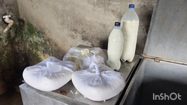 डिस्ट्रिक बुलंदशहर - बुलंदशहर छेत्र के गांव डाबर स्थित दो फैक्ट्रीयों मै चलता देखा गया मिलाबट का काला खेल 