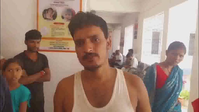  बाराटांड गांव में भूमि विवाद को लेकर दो पक्षों में हुआ जम कर मारपीट, एक महिला समेत तीन लोग हुआ जख्मी।मामला दर्ज 