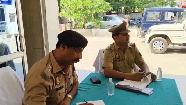 अमेठी कोतवाली में आज सराफा व्यवसाई के साथ क्षेत्राधिकारी श्री मनोज मिश्रा एवं कोतवाली प्रभारी रवि सिंह के साथ बैठक की गई