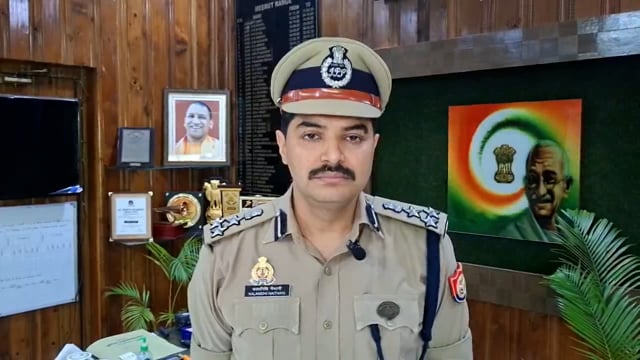 सुरक्षा प्रबंधो व अग्निशमन व भीड़-भाड़ वाले स्थानो पर यातायात व्यवस्था के संबंध में DIG रेंज मेरठ श्री कलानिधि नैथानी 