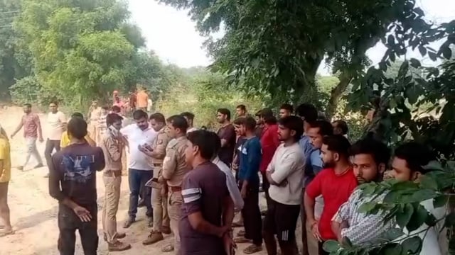 माट में दर्दनाक हादसा बिजली की तार से सीएनजी कार में लगी आग जिंदा जलकर युवक की हुई मौत