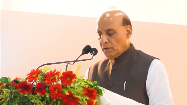 Breaking News 

उत्तर प्रदेश की कानून व्यवस्था की तारीफ करते हुए रक्षा मंत्री राजनाथ सिंह ने कहा कि योगी जी आपने जिस तरह से प्रदेश के लॉ एंड ऑर्डर को संभाला है वह अपने आप में एक मिसाल है!!