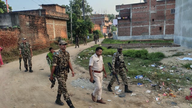 विधानसभा चुनाव को लेकर सिरदला पुलिस की एरिया डोमिनेशन अभियान जारी, आधा दर्जन अपराधी गिरफ्तार