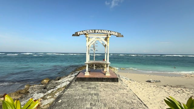 Walk - Pandawa Beach - Bali - Indonesia