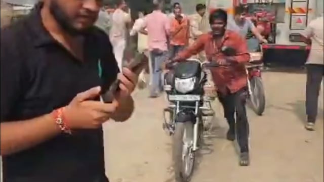 डिस्ट्रिक फतेपुर - सदर कोतवाली छेत्र लोधीगंज मै पटाखा मंडी मै लगी भीशढ आग 