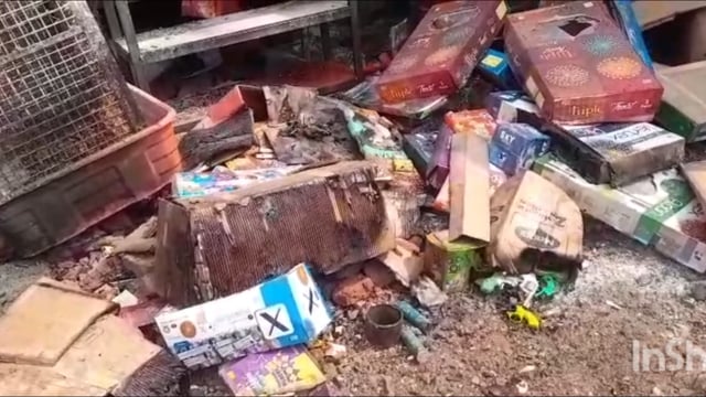 महाराट्र के अकोला शहर के मालकापुर स्थित गोपालगंज मै पटाखा केंद्र मै लगी भीशन आग 