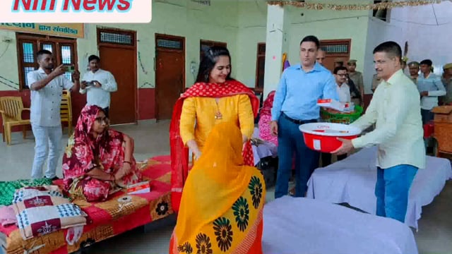 प्रतापगढ़ पुलिस अधीक्षक दीपक भूकर ने अपनी पत्नी अदिति मोर (IRS(IT) के साथ वृद्धाश्रम पहुंचकर बुजुर्गों संग#latest_news 