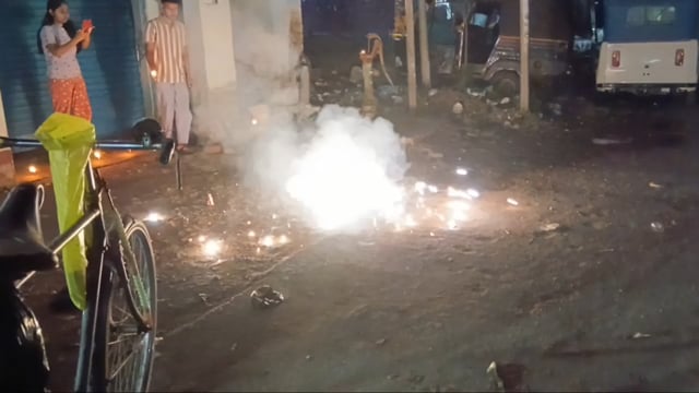 पटाखों से होने वाले प्रदूषण को लेकर सरकार ने जताई चिंता