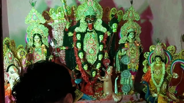 प्राचीन काली मंदिर भितीया में मां काली के दर्शन हेतु उमड़ी श्रद्धालुओं की भीड़,मेला में स्थानीय पुलिस प्रशासन थी मुस्तैद