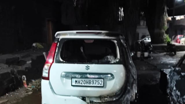 धोंडीहिप्परगा येथे आगीच्या भडक्यात वाहने जळून खाक,जवळपास पाच लाखांचे नुकसान