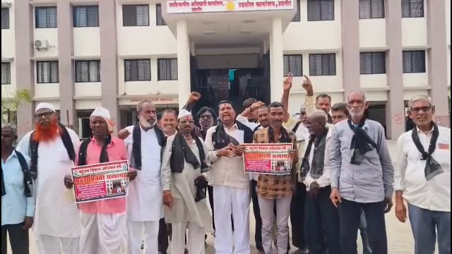 बहुजन विकास अभियानाचे विविध मागणीसाठी उपजिल्हाधिकारी कार्यालयासमोर आंदोलन