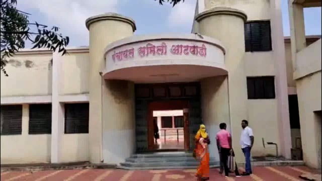 “जनतेचा वेळ वाया, कर्मचाऱ्यांची मौज चालू! – आटपाडीतील शासकीय कार्यालयांचा कारभार ठप्प”