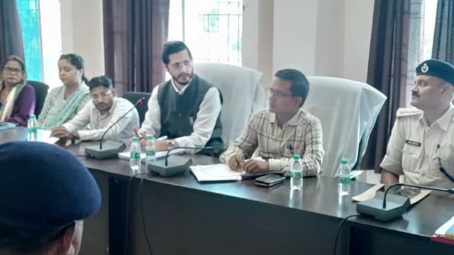 बांका विधानसभा क्षेत्र के सभी अभ्यर्थियों को सामान्य प्रेक्षक ने आदर्श आचार संहिता से कराया अवगत