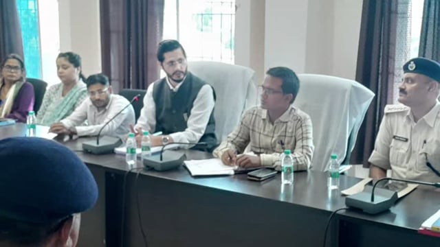 सामान्य प्रेक्षक ने छापेमारी दल को लगातार छापेमारी अभियान चलाने का दिए निर्देश