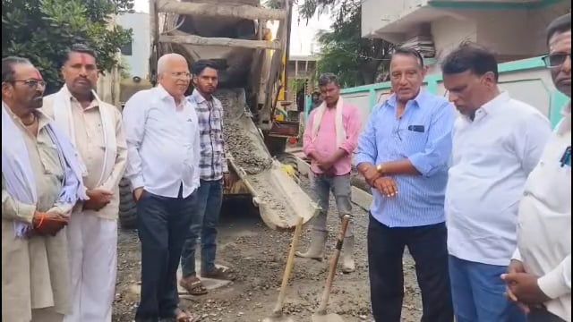 उदयगिरी नेत्र रुग्णालयाकडे जाणाऱ्या रस्त्याचे काम सुरू