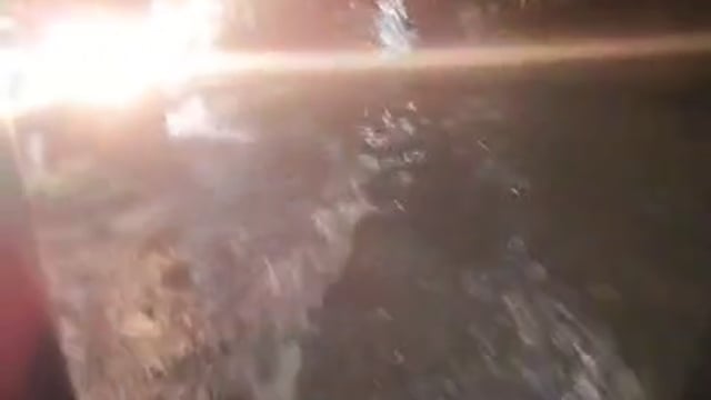 झांसी गल्ला मंडी रोड कैलाश रेजिडेंस के सामने बारिश का भरा रोड पर पानी निकलने वाले राहगीरों को हो रही परेशानी नगर निगम 