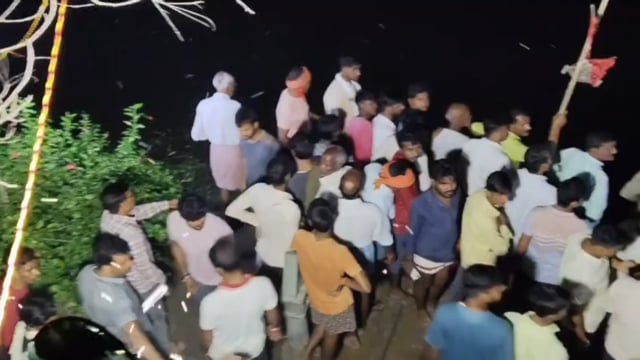 छठ पूजा के दौरान बड़ा हादसा,जुगाड़ की नाव चंद्रप्रभा नदी के बीच में डूबी,तीन लोग लापता, प्रशासन ढूंढने में जुटा 
