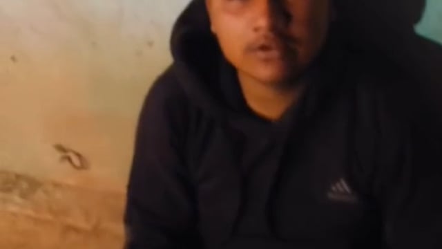 ग्रामीणों ने तीन युवकों को तमंचा के साथ पकड़कर किया पुलिस के हवाले