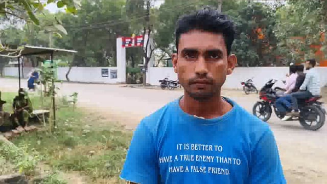 थाना महेशगंज क्षेत्र के करन सरोज बुलेरो पिकअप ड्राइवर को दबंग व सरहंग किस्म के लोगों ने जमकर मारा पीटा#latest_news 