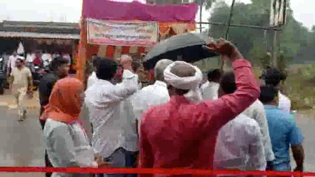  बेलहर 163:राजद विधायक प्रत्याशी चाणक्य प्रकाश रंजन ने चांदन और भैरोगंज बाजार में पार्टी कार्यालय का विधिवत किया उद्घाटन