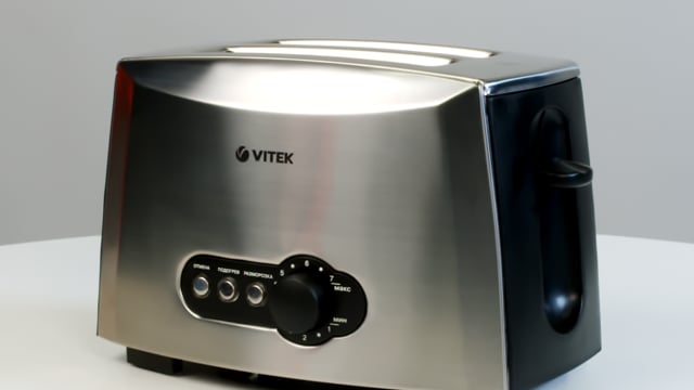 Кадр из работы Courage Films: Vitek VT‑7162 — продуктовая демонстрация