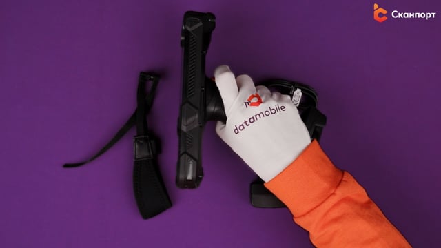 Кадр из работы Courage Films: «POINT MOBILE PM560» — распаковка + демо: ПО на устройстве и сканирование штрих‑кодов (Scanport; точная цветопередача RAW)