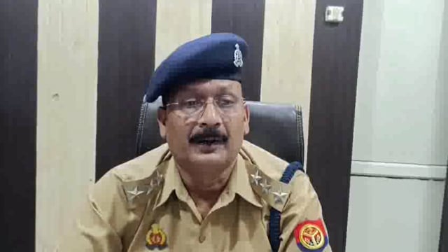 मेरठ थाना खरखौदा पुलिस द्वारा पुलिस मुठभेड के दौरान 25,000 रुपये का पुरस्कार घोषित हिस्ट्रीशीटर अपराधी गिरफ्तार करने के संबंध में क्षेत्राधिकारी किठौर की बाइट।*
