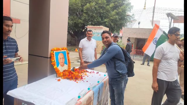 #RunForUnity- एकता,सद्दभाव और राष्ट्र निर्माण की दौड़ !
लौह पुरुष सरदार वल्लभभाई पटेल जी की 150वीं जयंती के उपलक्ष्य में मनाये जाने वाले 'राष्ट्रीय एकता दिवस' के अवसर पर थाना राया मैं एकता दौड़ का आयोजन किया गया..! इस दौरान थाना प्रभारी रवी भूषण शर्मा जी, कस्बा प्रभारी निशांत पायल जी व अपने नगर के युवा साथियों के साथ उपस्थित रहा..!!