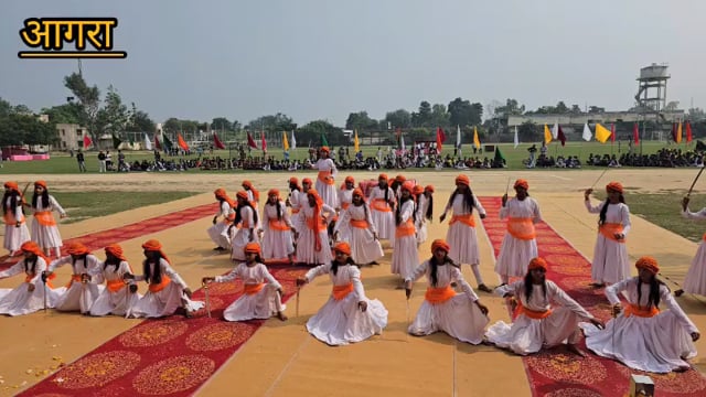 पीएम श्री पंडित दीनदयाल उपाध्याय राजकीय कन्या इंटर कॉलेज फरह की छात्राओं ने किया सांस्कृतिक कार्यक्रम