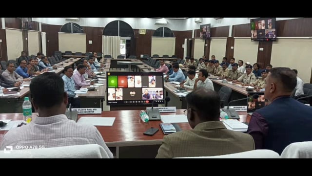 निर्वाची पदाधिकारी ने 161 विधानसभा क्षेत्र के सेक्टर पदाधिकारियों के साथ की बैठक