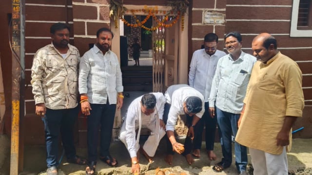 प्रभाग क्रमांक सात मध्ये सिमेंट रस्त्याच्या कामाचा भूमिपूजन