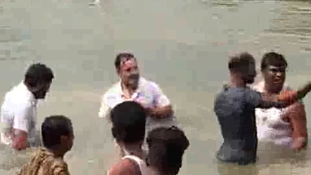 ➡️......बेगूसराय में राहुल गांधी वीआईपी पार्टी के मुकेश साहनी के साथ । साथ में कुछ मछुआरा