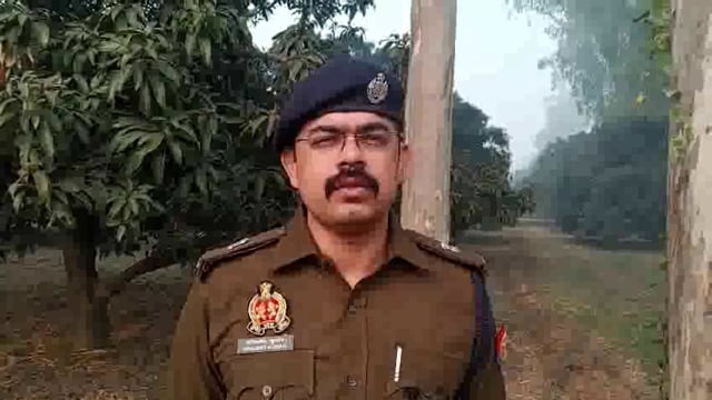 *थाना परीक्षितगढ़ क्षैत्रान्तर्गत  ग्राम अगवानपुर के जंगल में एक व्यक्ति का शव मिलने के संबंध में श्रीमान पुलिस अधीक्षक 