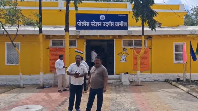 धोंडी हिप्परगा येथील मृत्यू संशयास्पद,नातेवाईकांचा उदगीर ग्रामीण पोलीस ठाण्यासमोर ठिय्या