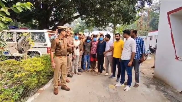 Bahraich..,, वाहन लूट की घटना का सफल अनावरण कर 4 अभियुक्त गिरफ्तार वाहन लूट का वहां मारुति वैगन आर बरामद कर