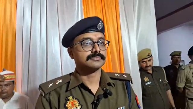 Ambedkar Nagar..
पुलिस अधीक्षक श्री अभिजित आर शंकर द्वारा थाना कटका अन्तर्गत लगने वाले आगामी ऐतिहासिक गोविन्द साहब मेला के सुरक्षा व्यवस्था के दृष्टिगत की जा रही तैयारियों के सम्बन्ध में बाइट।