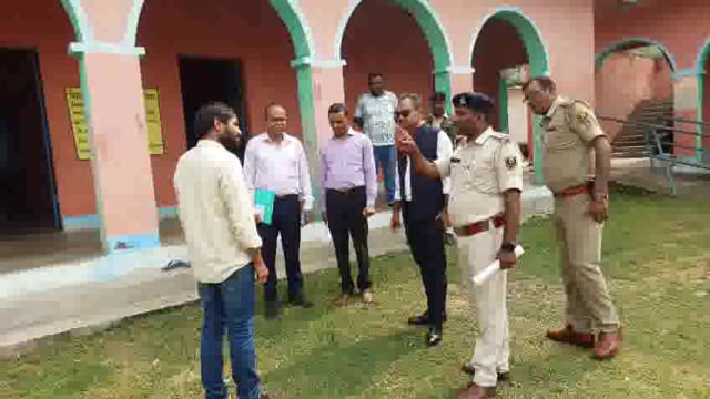 विधानसभा चुनाव को लेकर प्रेक्षक ने आधे दर्जन से ज्यादा मतदान केंद्रों का किया निरीक्षण, दिए कई आवश्यक निर्देश