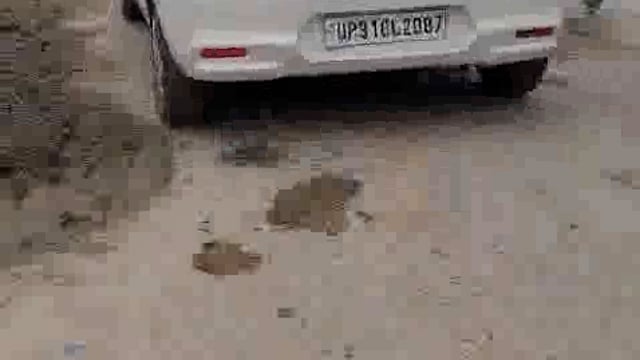 पलिया के पुराने बसड्डे से बाईपास रोड को जाने वाली सड़क पर जर्जर हुआ नाले का क्रास, बना दुर्घटनाओं का कारण