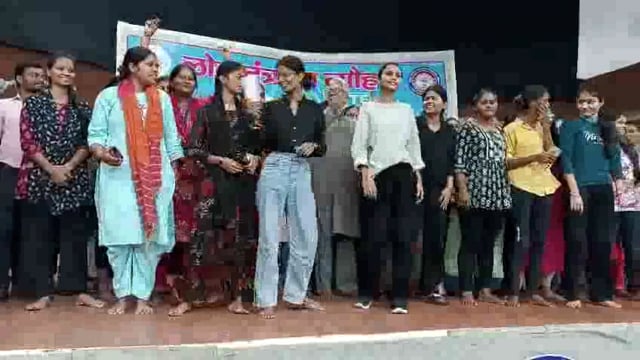 *मधुबनी-युवाओं में मतदान को लेकर जोश हाई।भारत निर्वाचन आयोग द्वारा मतदाता जागरूकता हेतु जारी रैप सॉंग का मिथिला चित्रकला