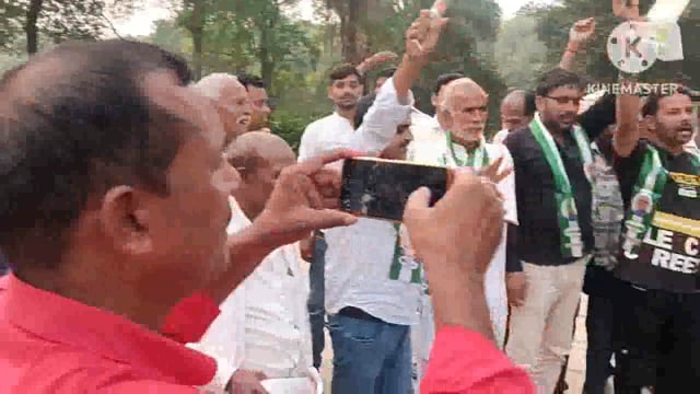 चुनाव प्रचार में प्रत्याशियों एवं कार्यकर्ताओं ने झोंकी की ताकत,ताबड़तोड़ जनसंपर्क कर प्रत्याशी मतदाताओं से मांग रहे वोट