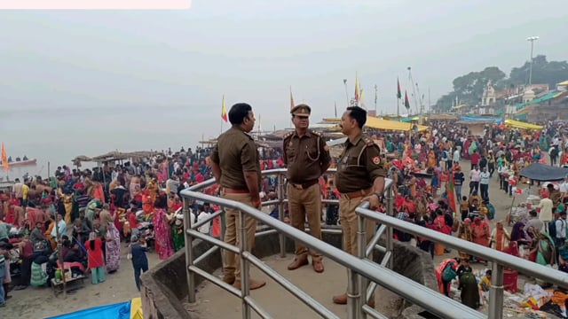 कुण्डा अमर नाथ गुप्ता द्वारा थाना मानिकपुर पुलिस फोर्स के साथ थाना मानिकपुर कार्तिक पूर्णिमा गंगा स्नान#latest_news 