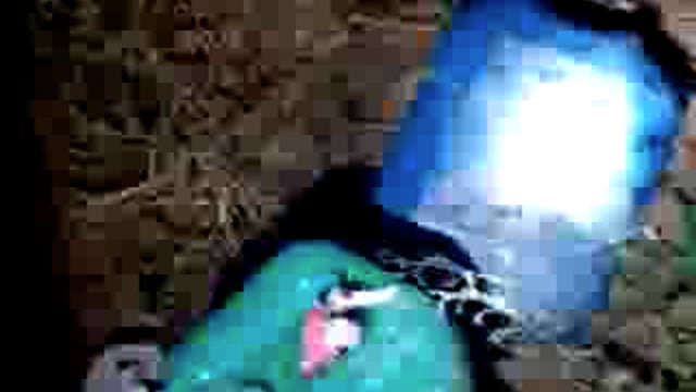 ➡️......बरेली–....टिसुआ रेलवे स्टेशन पर खड़ी मालगाड़ी के इंजन से डीजल चोरी का मामला सामने आया है।
लोको पायलट ने इंजन के डीजल टैंक का ढक्कन खुला देखा, जांच में करीब 100 लीटर डीजल चोरी की बात सामने आई। आरपीएफ ने अज्ञात चोरों के खिलाफ मुकदमा दर्ज कर जांच शुरू की है।