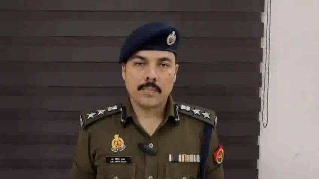 मेरठ थाना परीक्षितगढ़ पुलिस द्वारा ग्राम अगवानपुर में हुई हत्या का खुलासा करते हुए एक अभियुक्त व अभियुक्ता गिरफ्तार, कब्जे से आला कत्ल एक तमंचा मय कारतूस बरामद के संबंध में वरिष्ठ पुलिस अधीक्षक जनपद मेरठ द्वारा बाईट।