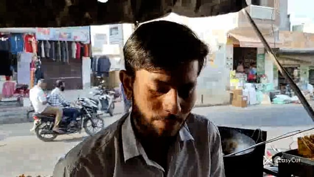 बहसूमा  मार्केट, मेन रोड पर दुकानों में चोरी की वारदात में पुलिस के हाथ खाली