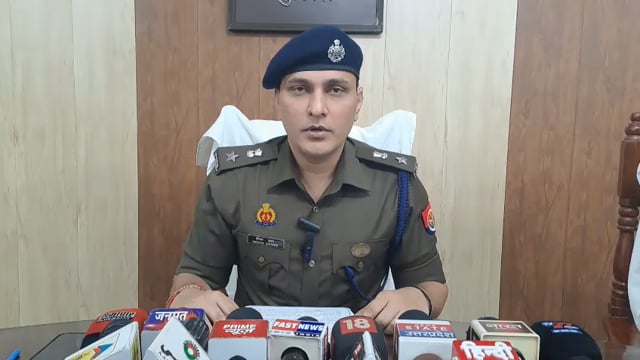 मानिकपुर पुलिस द्वारा मादकपदार्थों की तस्करी में लिप्त एक अंतरराज्यीय गिरोह का भंडाफोड़ किया गयाहै।पुलिसअधीक्षकप्रतापगढ़,